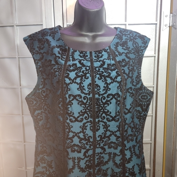 Danny and Nicole size 14 sleeveless dress with zipper back - Picture 4 of 16